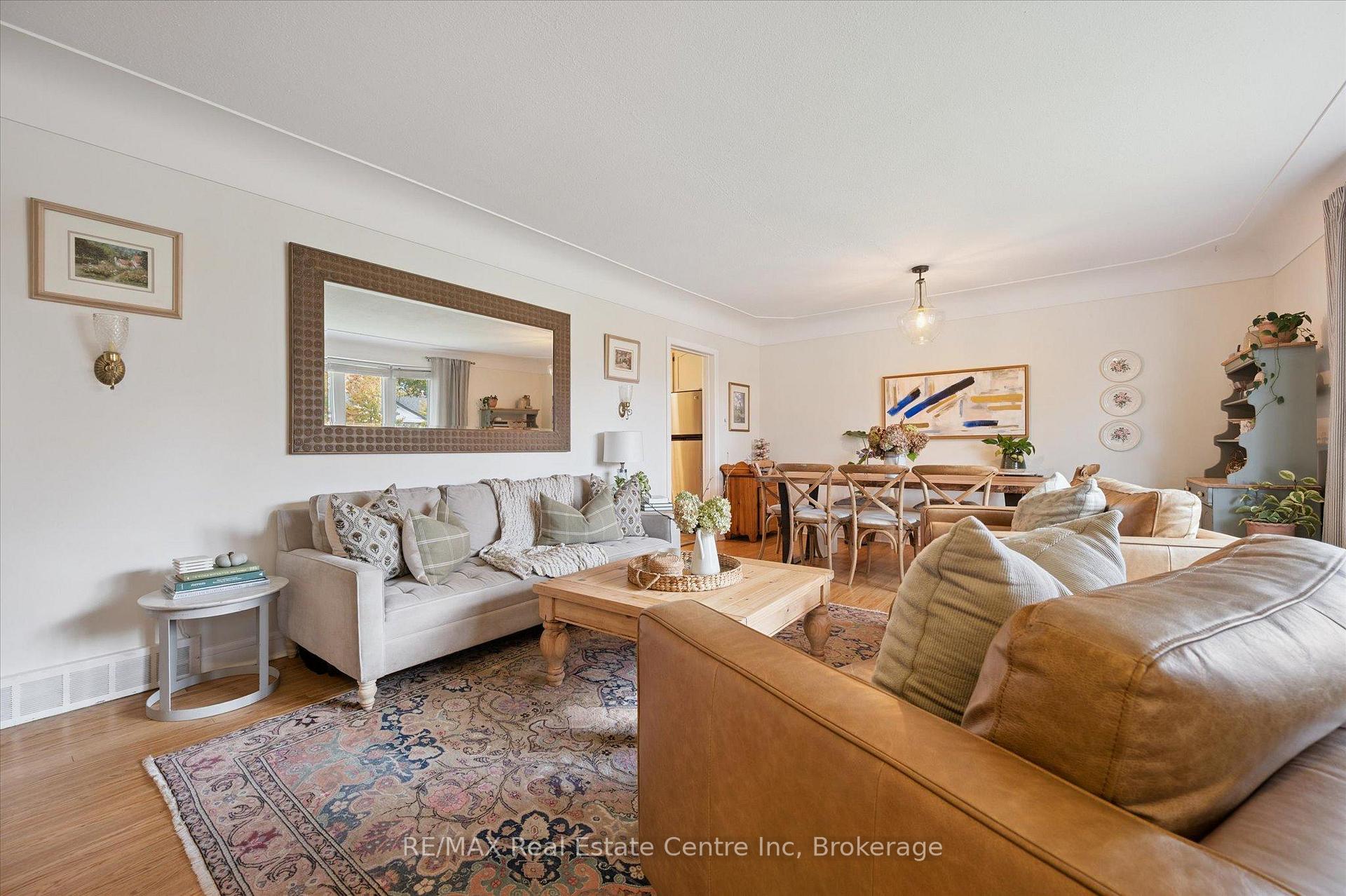 Photo 4 of 19 Cadillac Drive, Guelph, St. George's — HOMEH