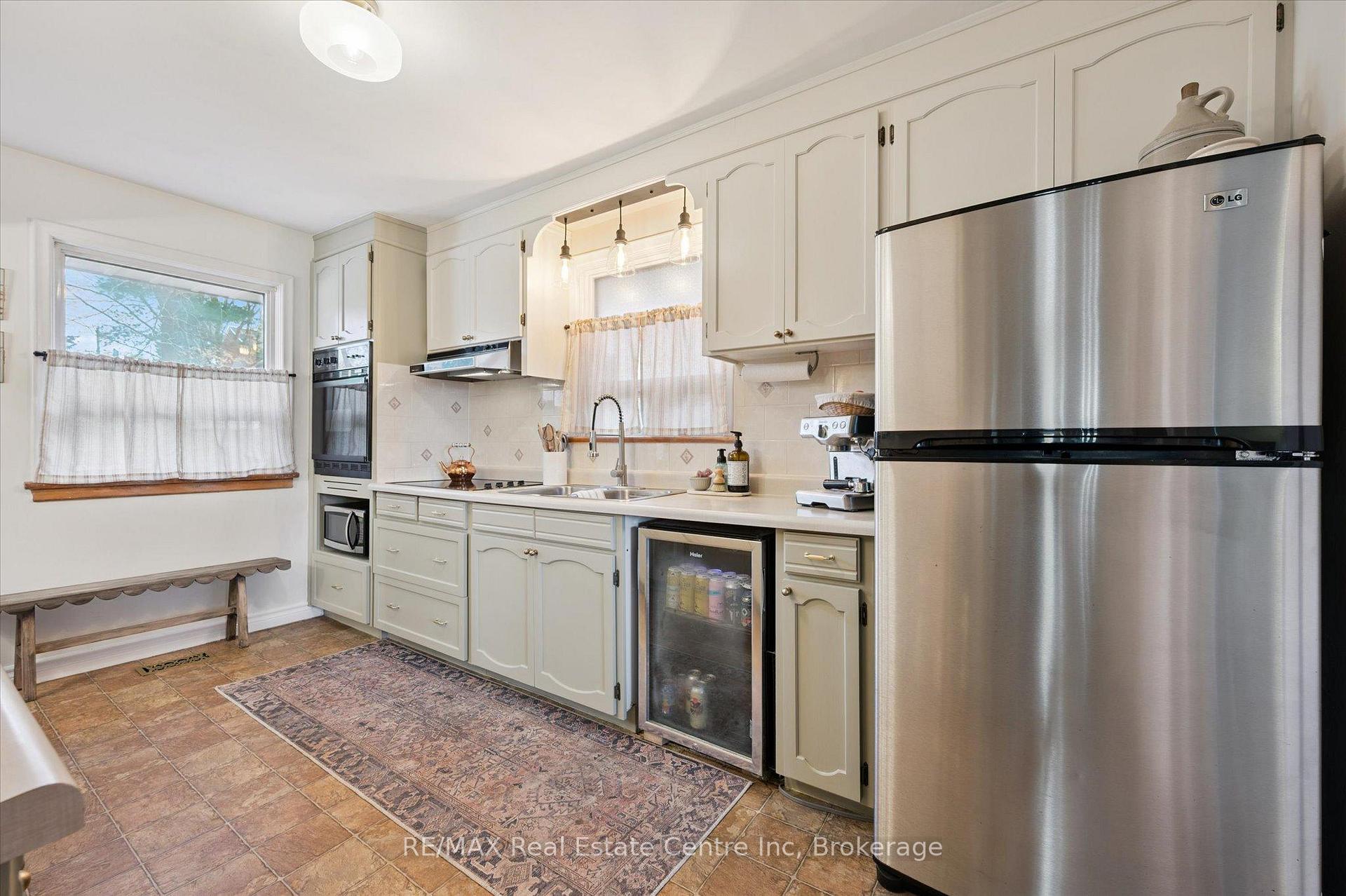 Photo 7 of 19 Cadillac Drive, Guelph, St. George's — HOMEH