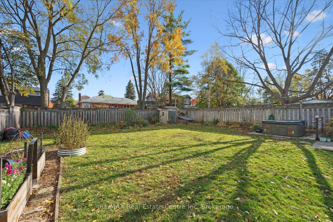 Photo 15 of 19 Cadillac Drive, Guelph, St. George's — HOMEH