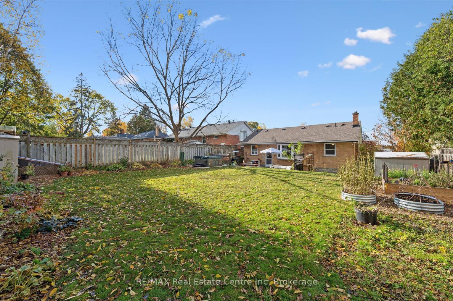 Photo 16 of 19 Cadillac Drive, Guelph, St. George's — HOMEH