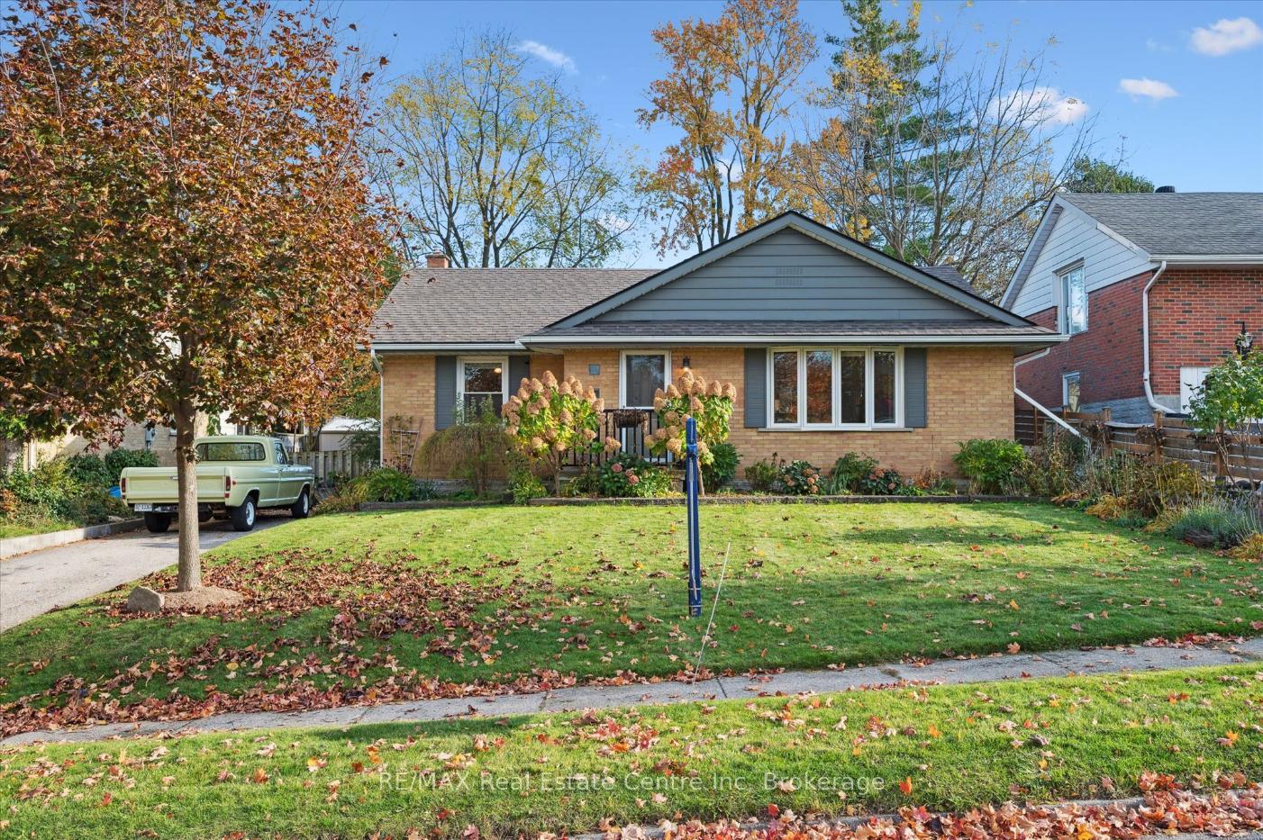 Photo 21 of 19 Cadillac Drive, Guelph, St. George's — HOMEH