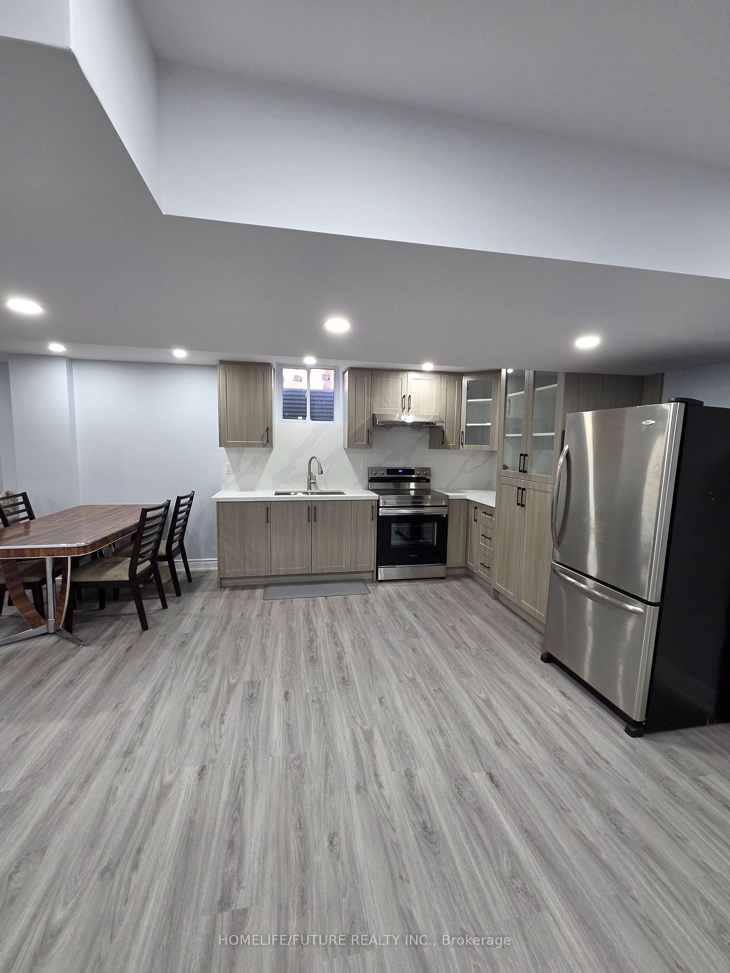 Photo 3 of 22 River Heights Drive, Brampton, Bram East — HOMEH