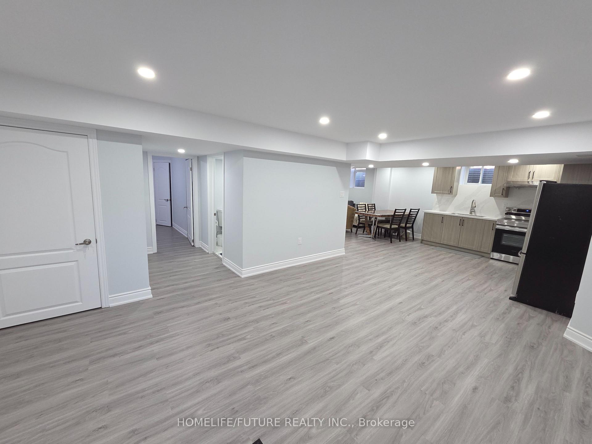 Photo 4 of 22 River Heights Drive, Brampton, Bram East — HOMEH