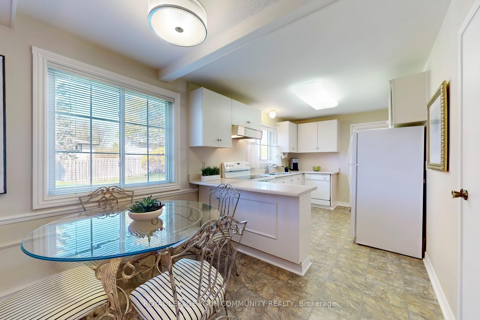 Photo 13 of 53 Shady Lane Crescent, Markham, Royal Orchard — HOMEH