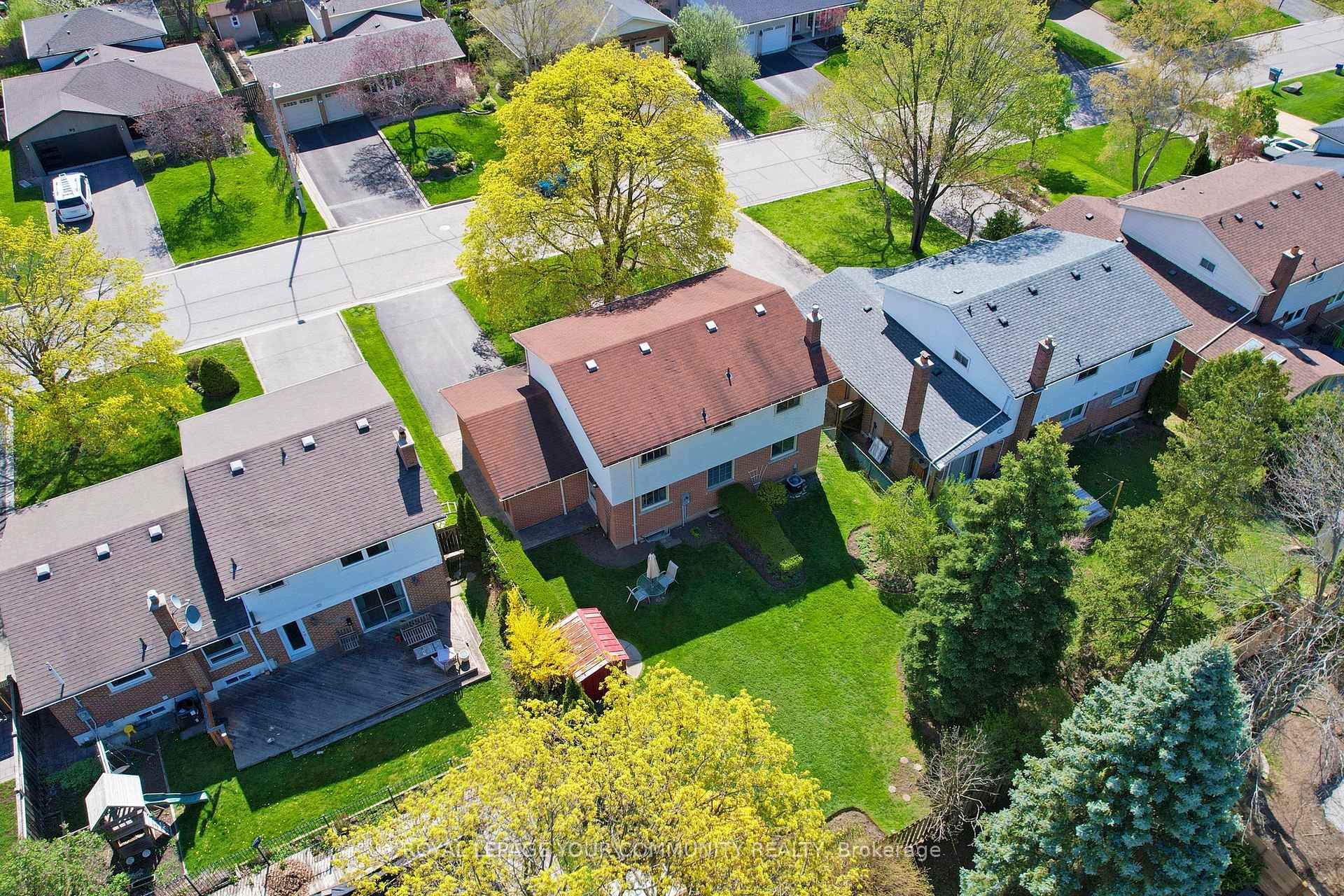 Photo 46 of 53 Shady Lane Crescent, Markham, Royal Orchard — HOMEH