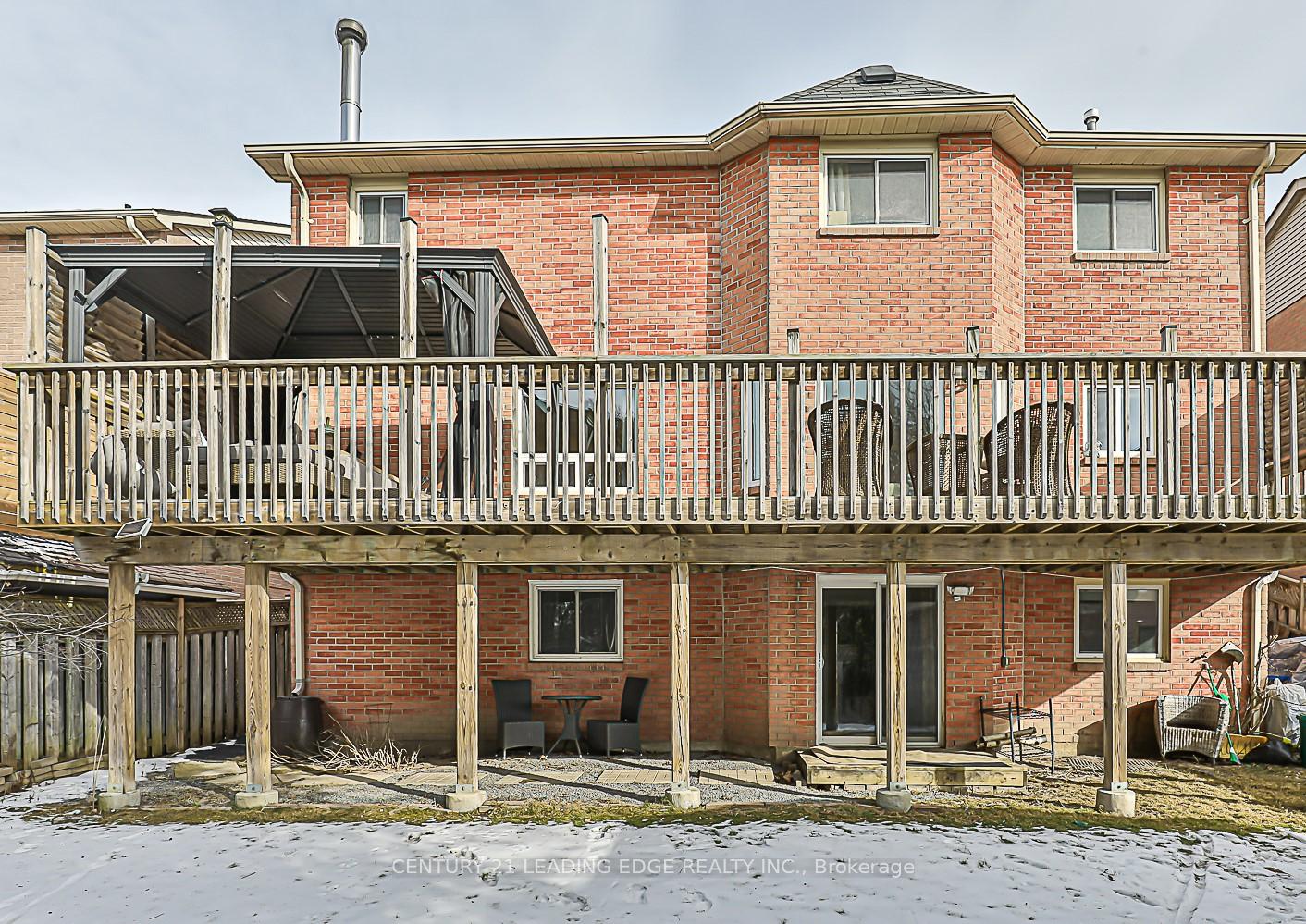 Photo 31 of 724 Barnes Crescent, Oshawa, Northglen — HOMEH