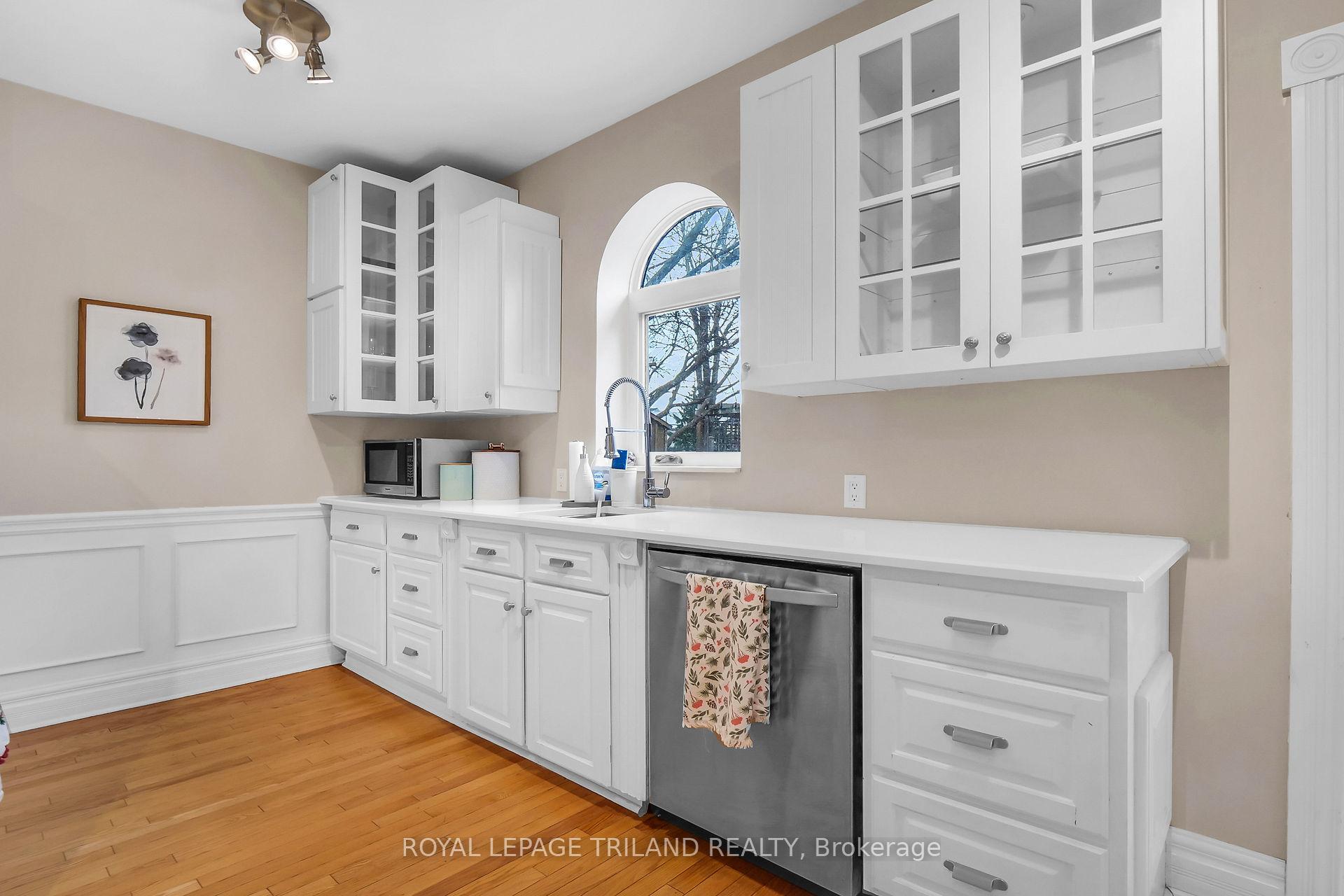 Photo 13 of 16 Edward Street, London, South F — HOMEH