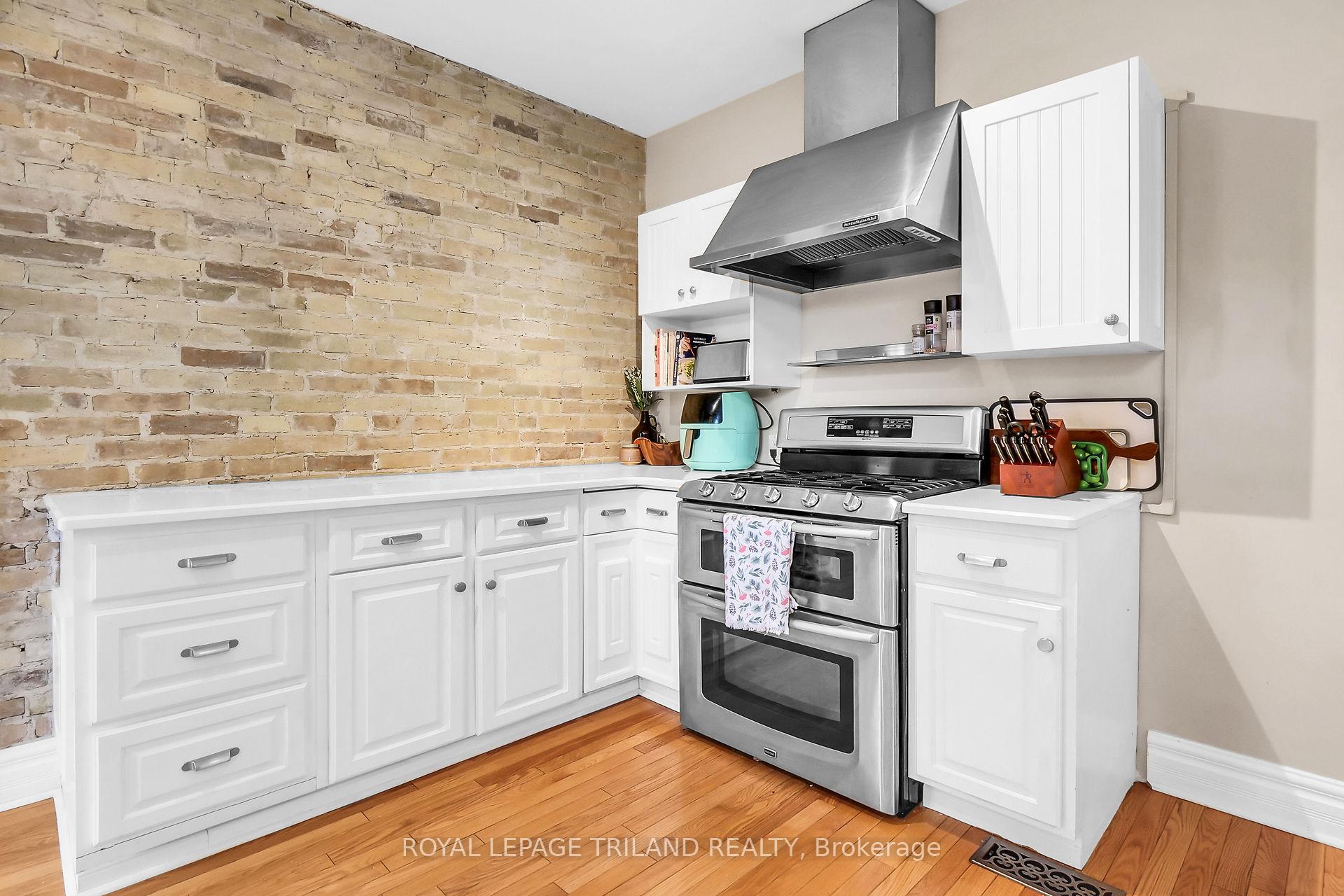 Photo 4 of 16 Edward Street, London, South F — HOMEH