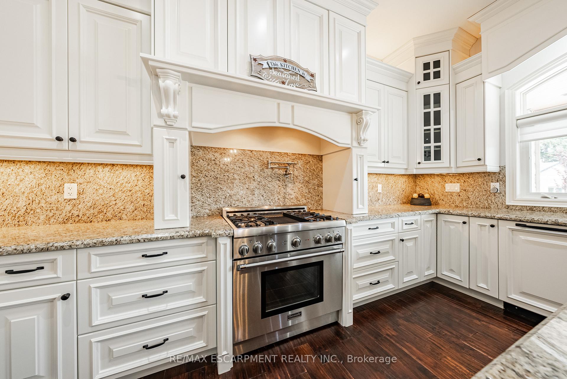 Photo 5 of 7 Gregorio Court, Hamilton, Ancaster — HOMEH