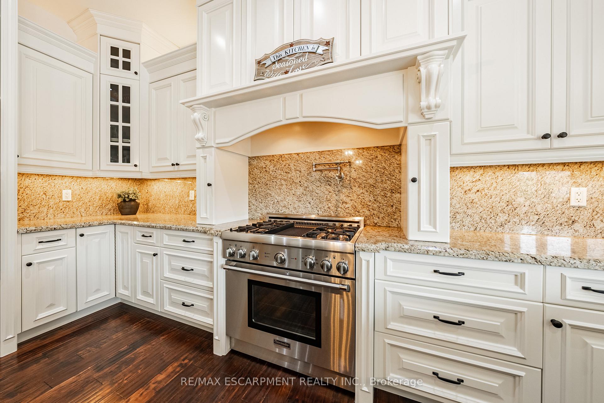 Photo 11 of 7 Gregorio Court, Hamilton, Ancaster — HOMEH