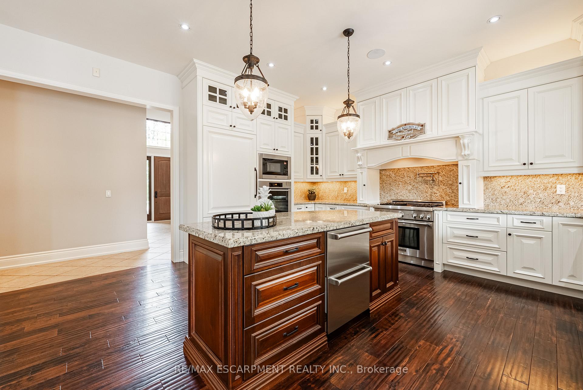 Photo 12 of 7 Gregorio Court, Hamilton, Ancaster — HOMEH