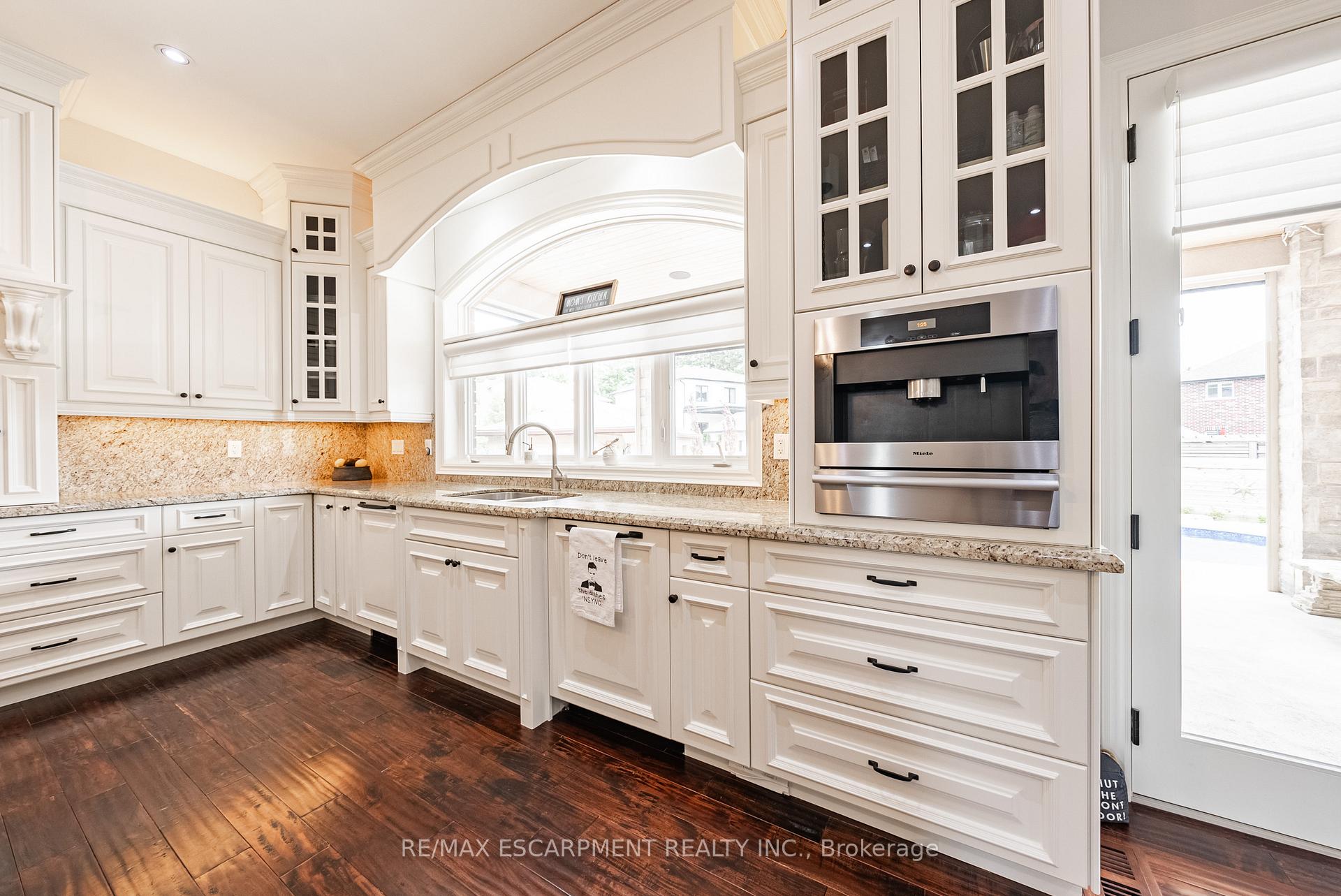 Photo 9 of 7 Gregorio Court, Hamilton, Ancaster — HOMEH