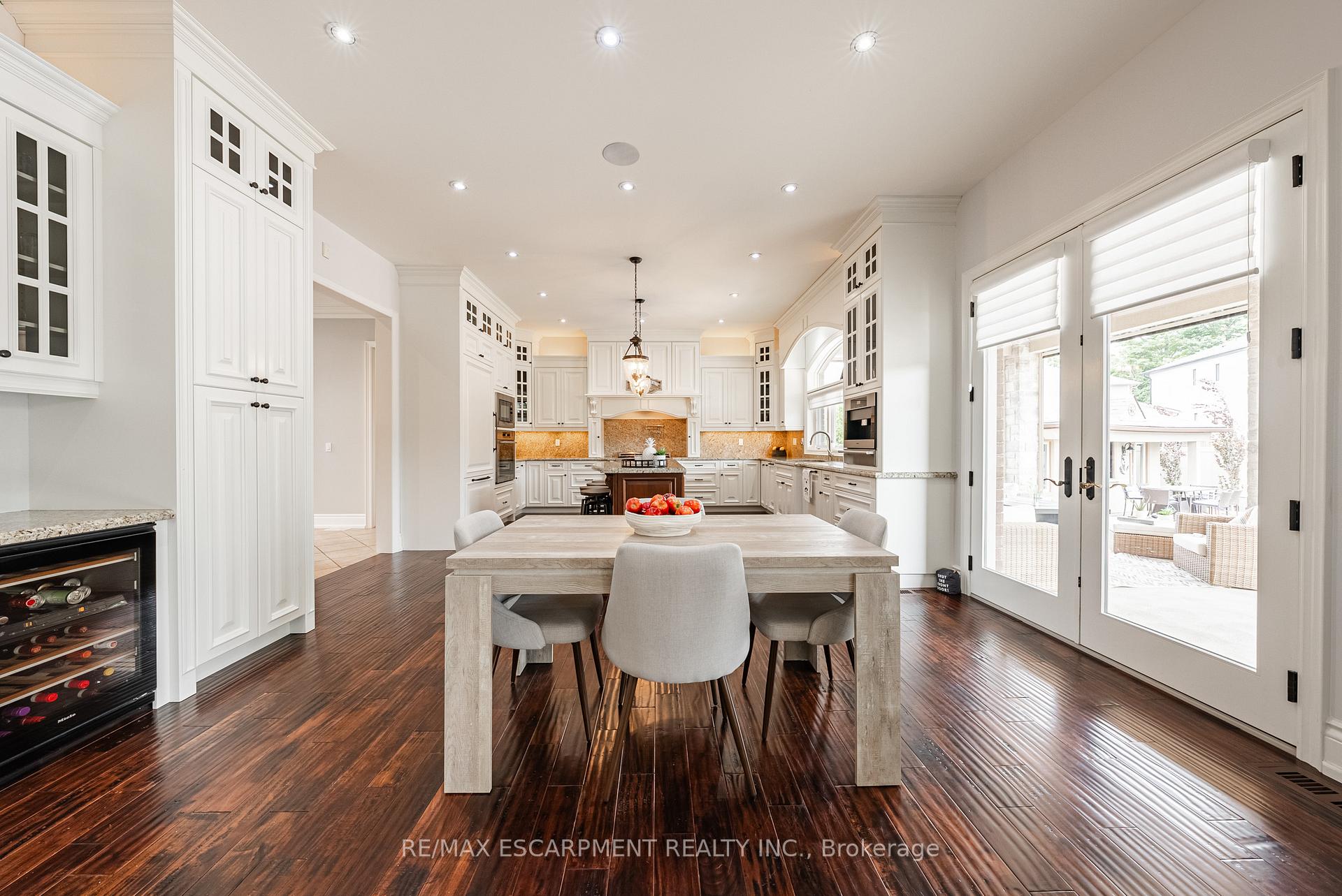Photo 6 of 7 Gregorio Court, Hamilton, Ancaster — HOMEH