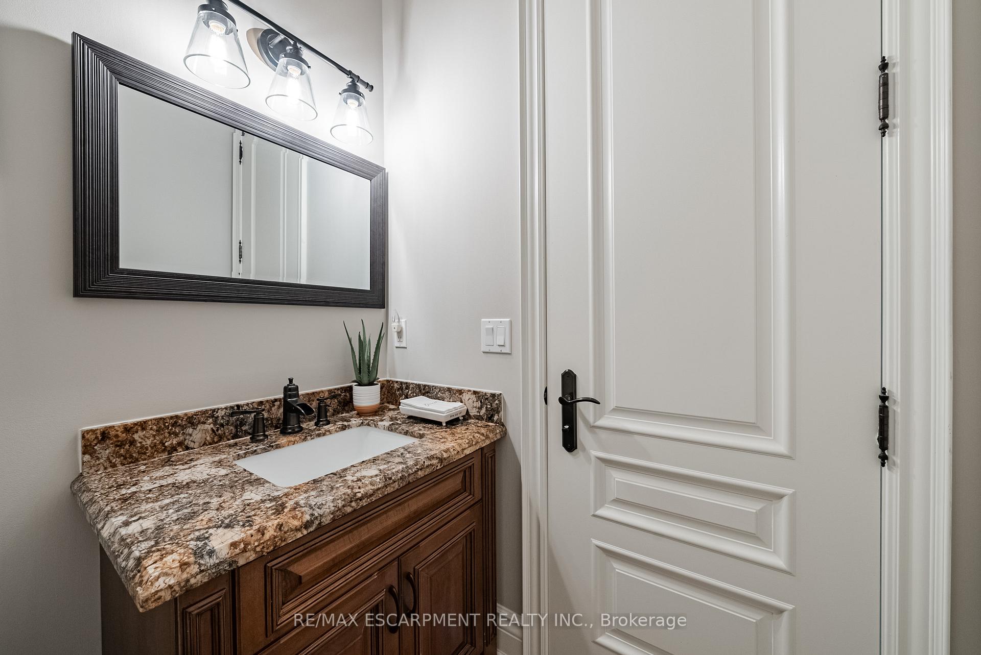 Photo 16 of 7 Gregorio Court, Hamilton, Ancaster — HOMEH