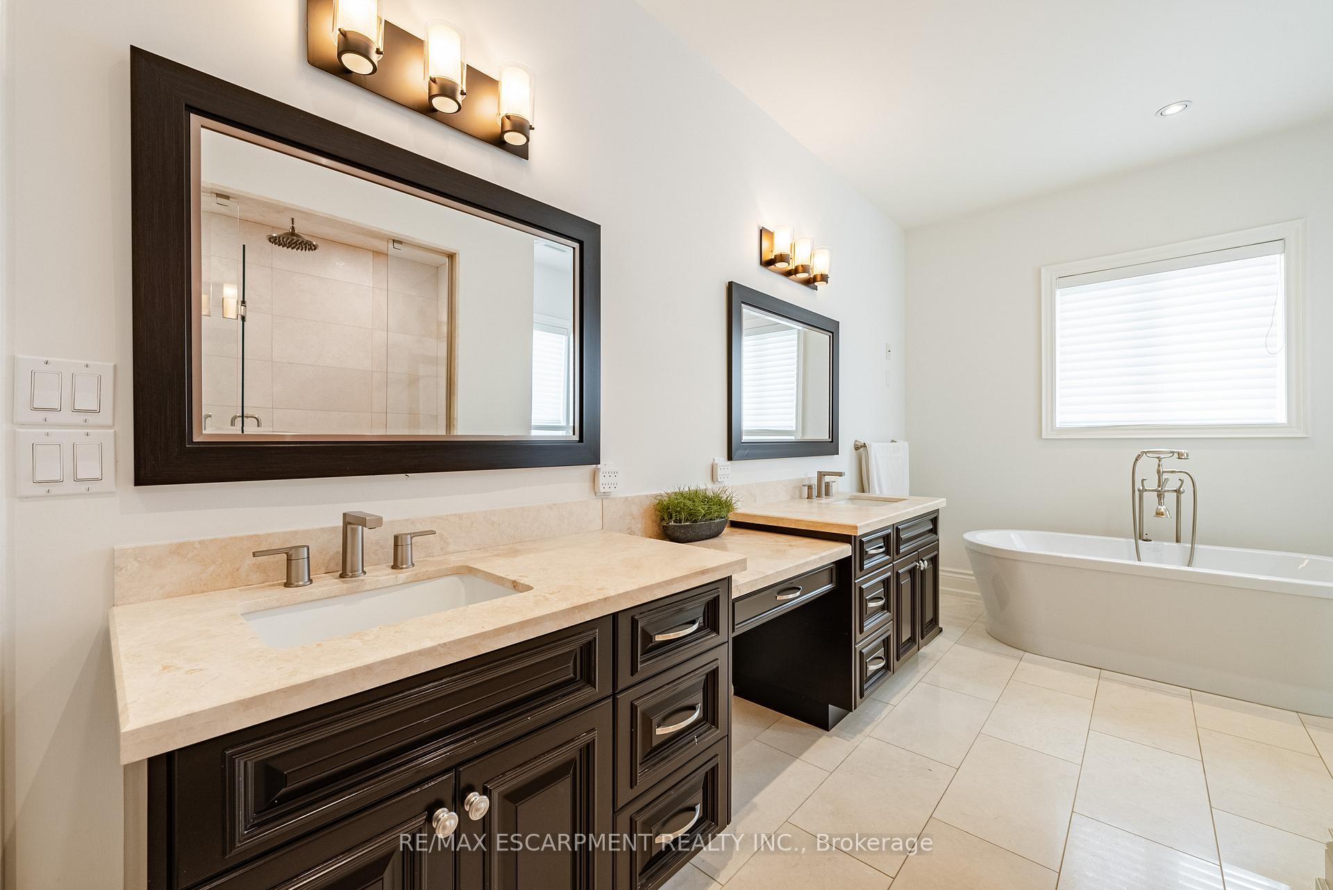 Photo 50 of 7 Gregorio Court, Hamilton, Ancaster — HOMEH