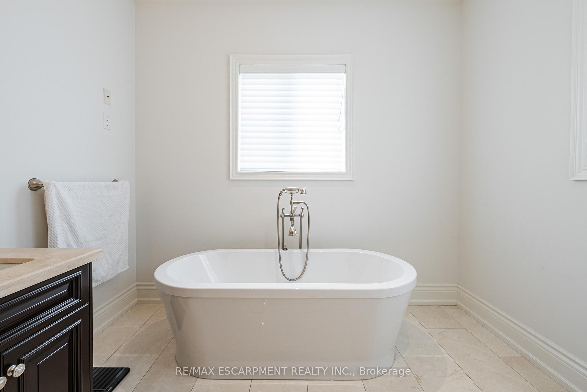 Photo 26 of 7 Gregorio Court, Hamilton, Ancaster — HOMEH