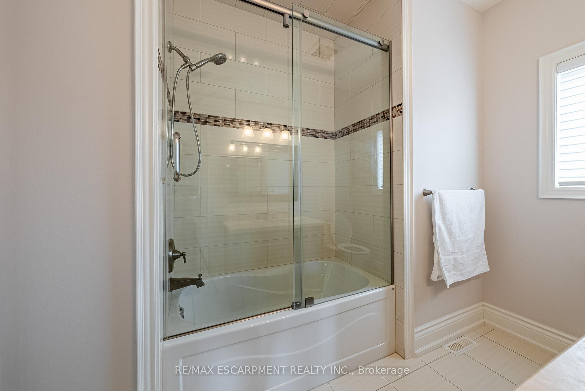 Photo 27 of 7 Gregorio Court, Hamilton, Ancaster — HOMEH