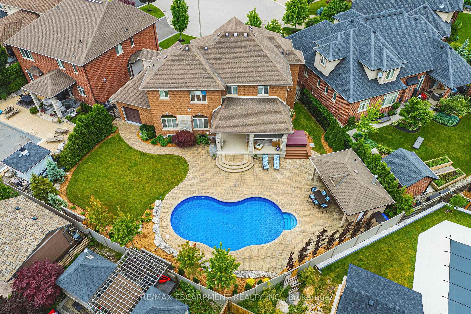 Photo 36 of 7 Gregorio Court, Hamilton, Ancaster — HOMEH
