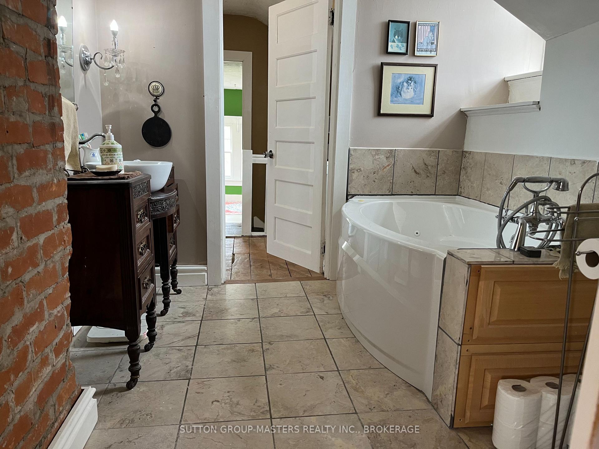 Photo 32 of 3095 Sydenham Road, Frontenac, Frontenac South — HOMEH