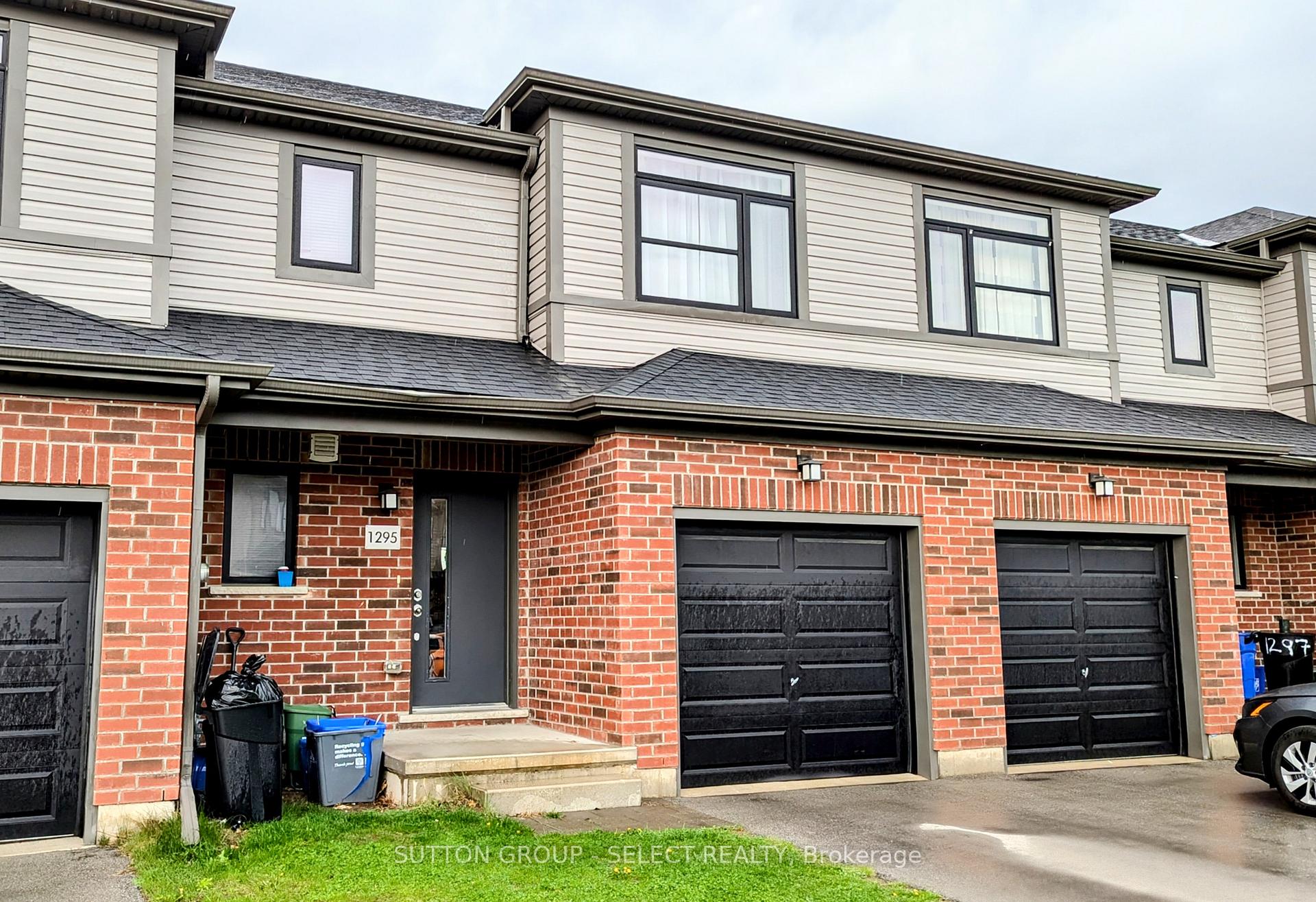 Photo 1 of 1295 Michael Circle, London, East D — HOMEH