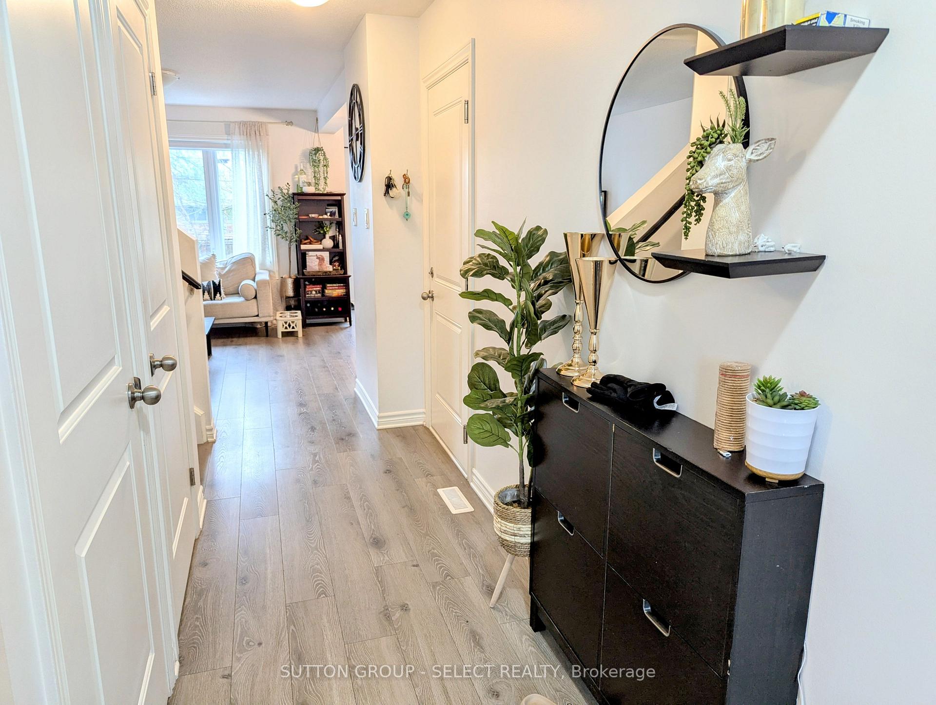 Photo 4 of 1295 Michael Circle, London, East D — HOMEH