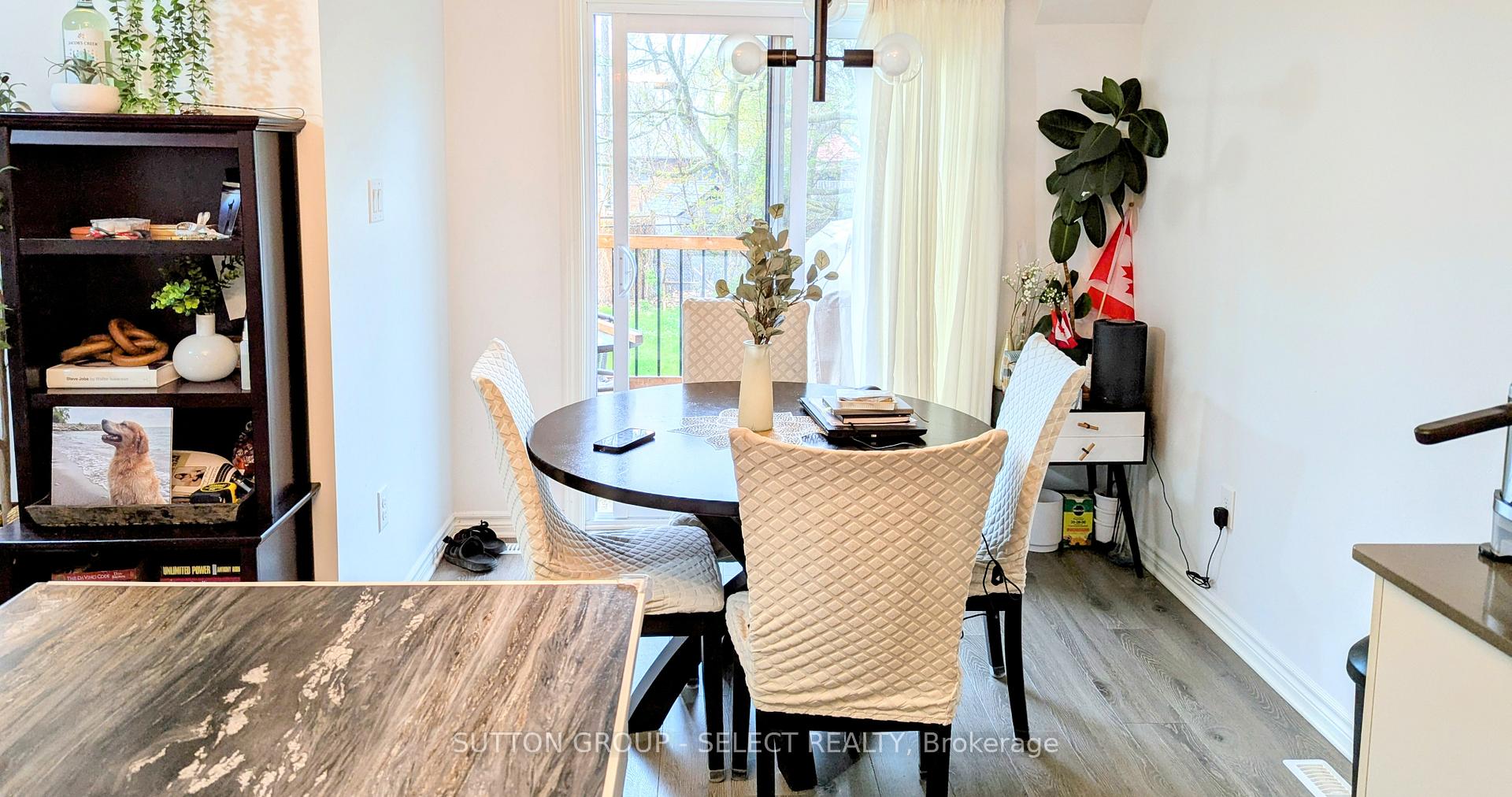 Photo 2 of 1295 Michael Circle, London, East D — HOMEH
