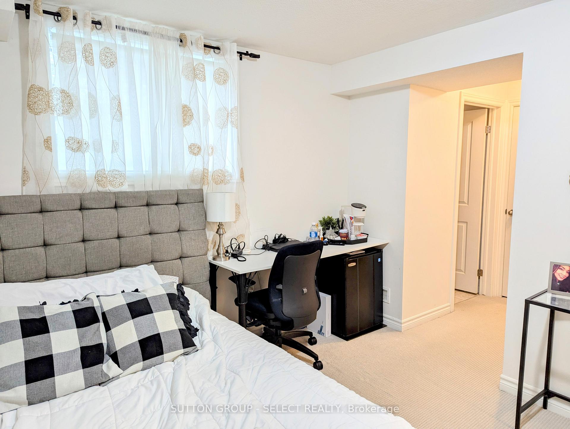 Photo 10 of 1295 Michael Circle, London, East D — HOMEH