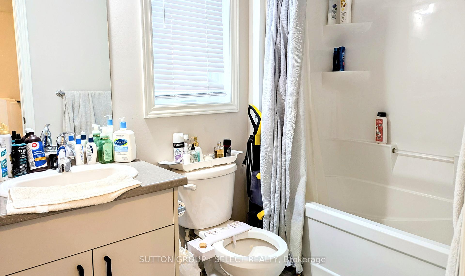 Photo 6 of 1295 Michael Circle, London, East D — HOMEH