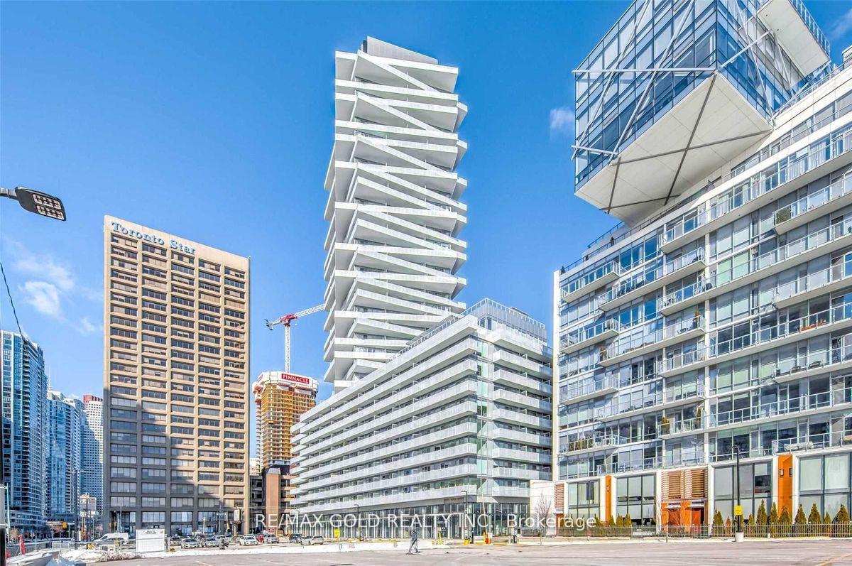 Photo 2 of Unit 812, 15 Queens Quay E, Toronto, Waterfront Communities — HOMEH