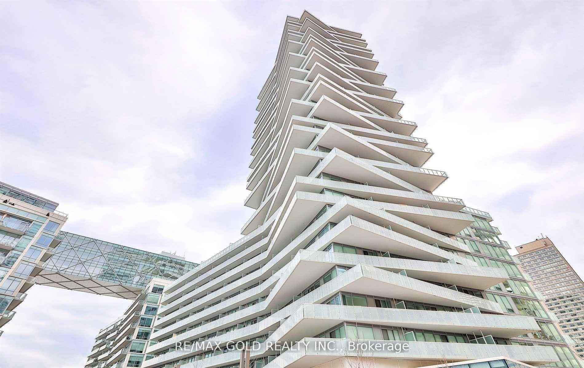 Photo 3 of Unit 812, 15 Queens Quay E, Toronto, Waterfront Communities — HOMEH