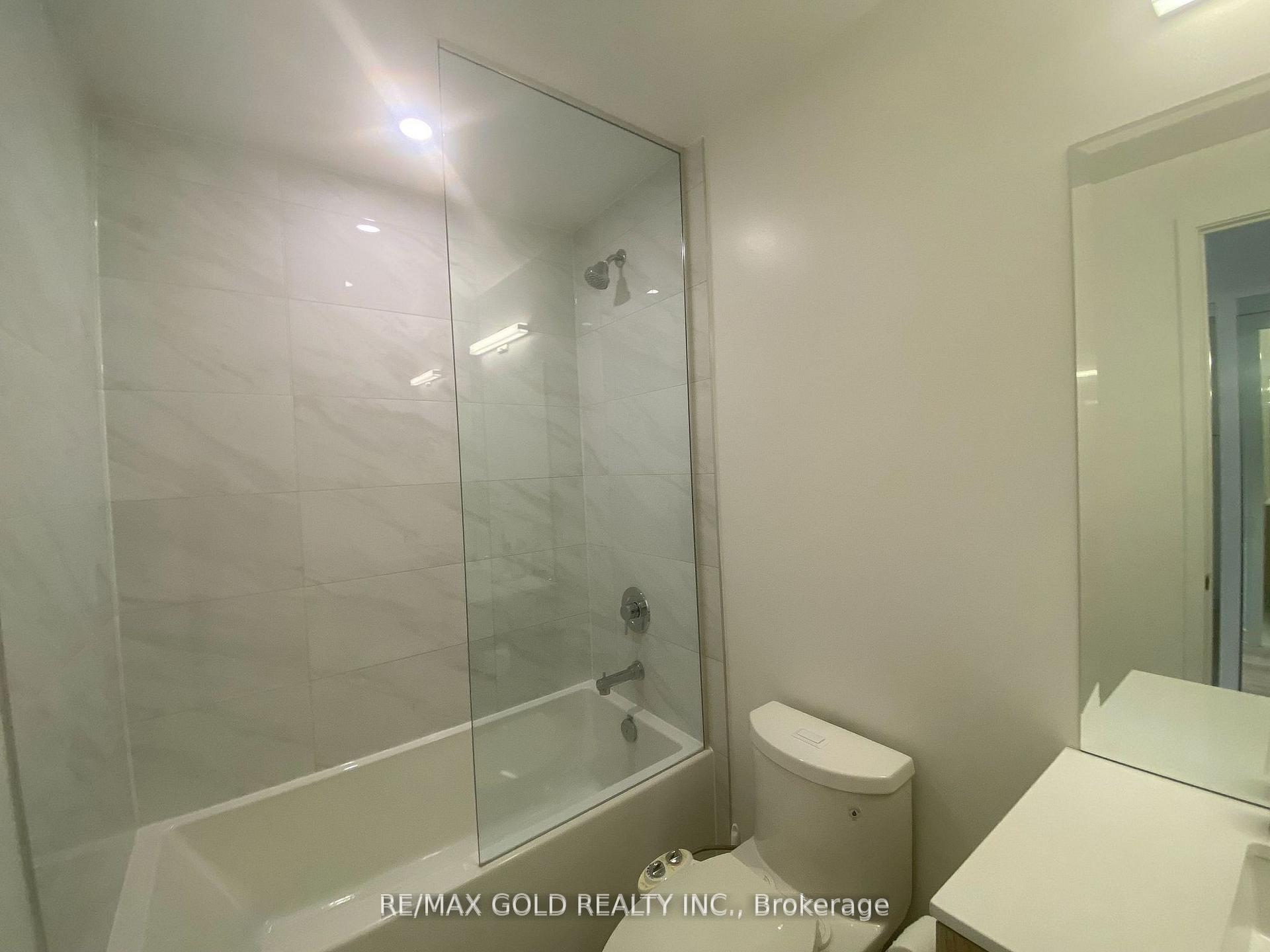 Photo 32 of Unit 812, 15 Queens Quay E, Toronto, Waterfront Communities — HOMEH
