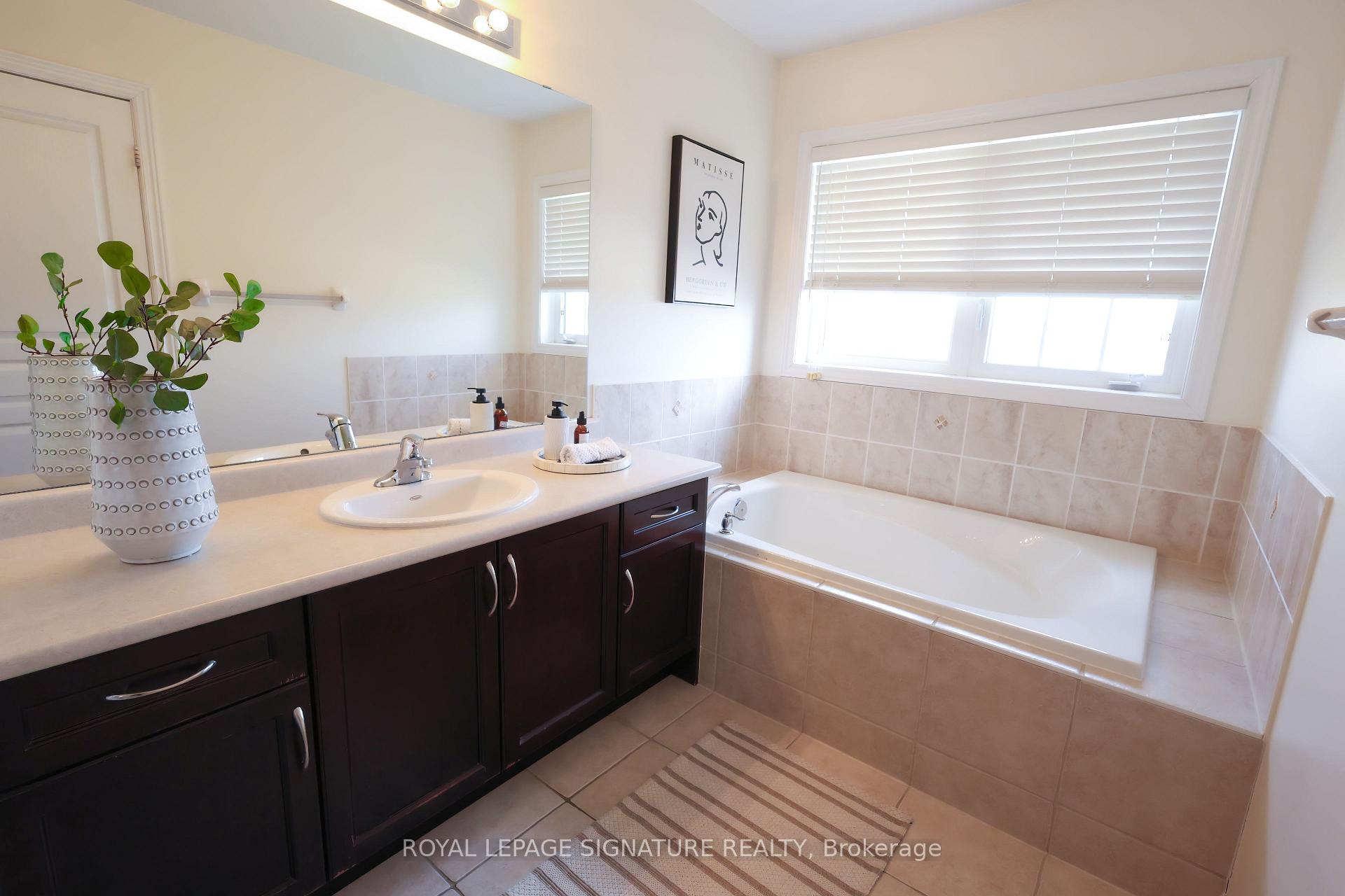 Photo 12 of 5 Sedgewick Place, Vaughan, Vellore Village — HOMEH