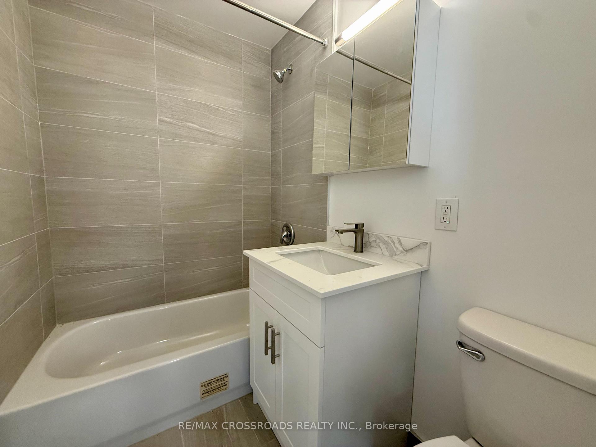 Photo 3 of Unit 308, 363 Lakeshore Road E, Mississauga, Lakeview — HOMEH
