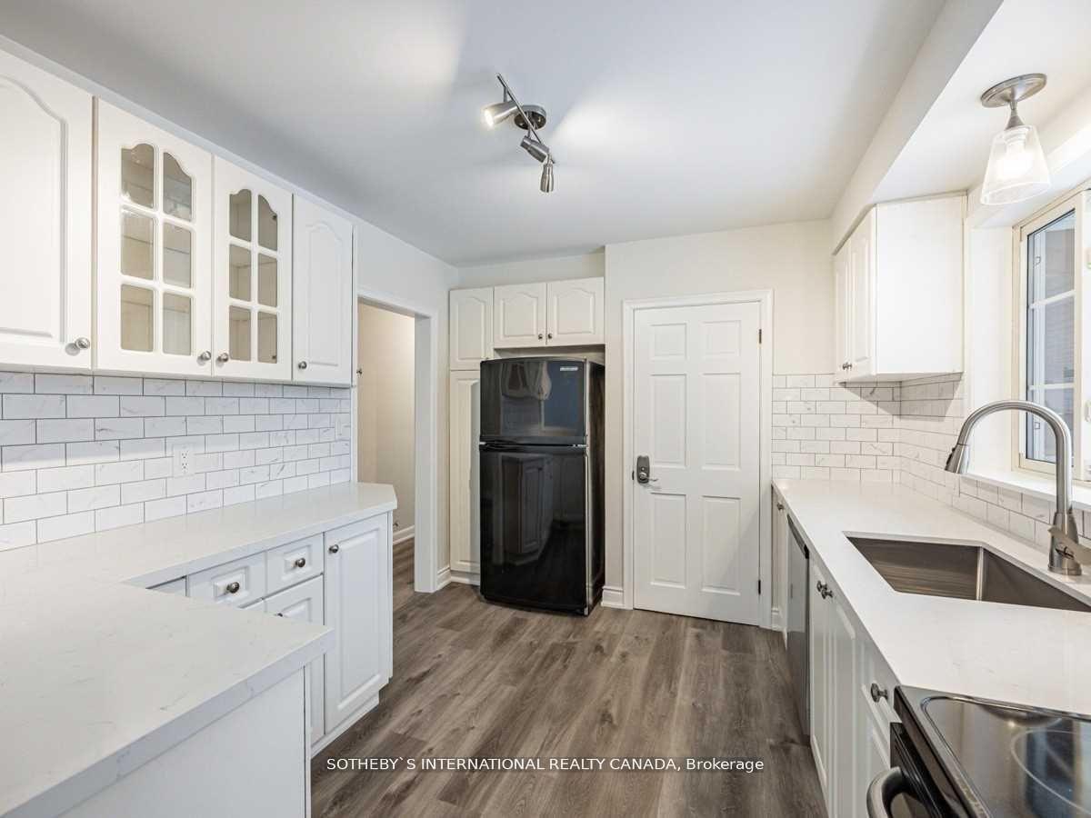 Photo 12 of Unit Upper, 1063 Bedford Avenue, Burlington, LaSalle — HOMEH