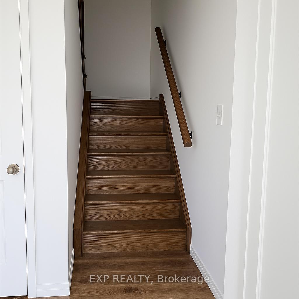 Photo 4 of 25 Pony Way, Kitchener — HOMEH