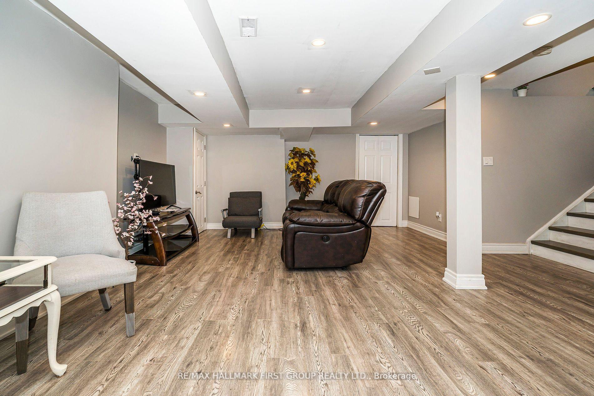 Photo 34 of 49 Thackery Drive, Ajax, Northeast Ajax — HOMEH