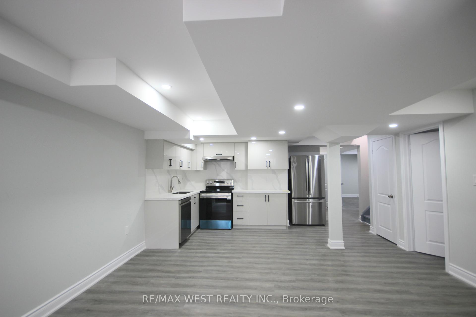 Photo 1 of Unit Bsmt, 152 Queensway, Barrie, Innis-Shore — HOMEH