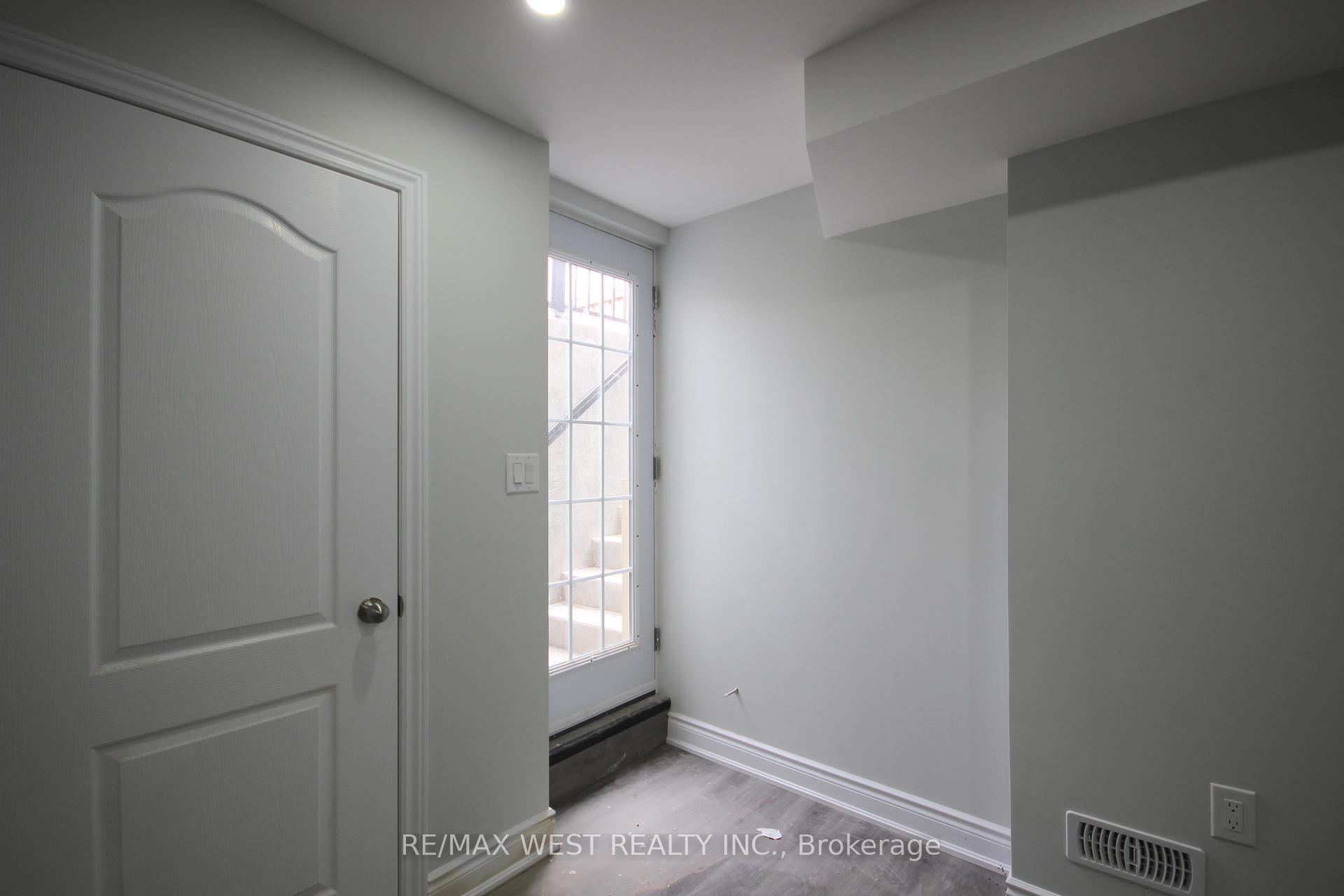 Photo 4 of Unit Bsmt, 152 Queensway, Barrie, Innis-Shore — HOMEH
