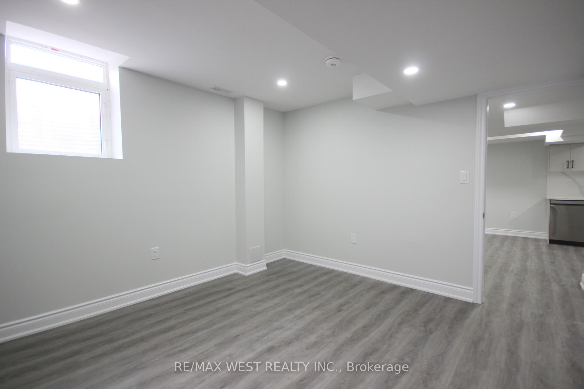 Photo 11 of Unit Bsmt, 152 Queensway, Barrie, Innis-Shore — HOMEH