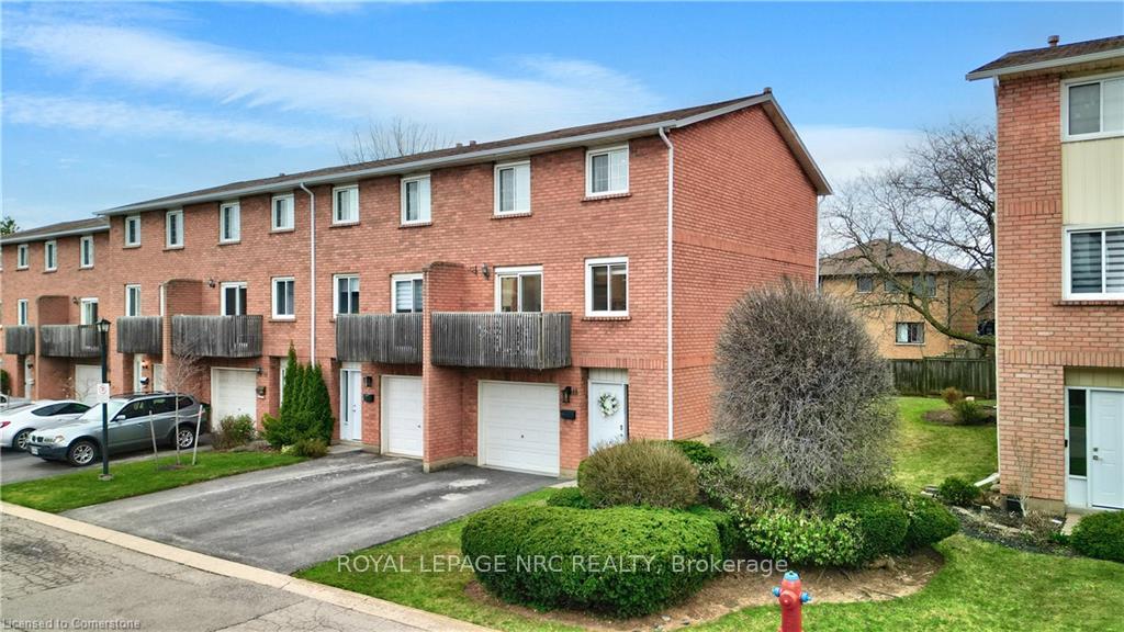 Front of Unit 18, 29 Heritage Drive