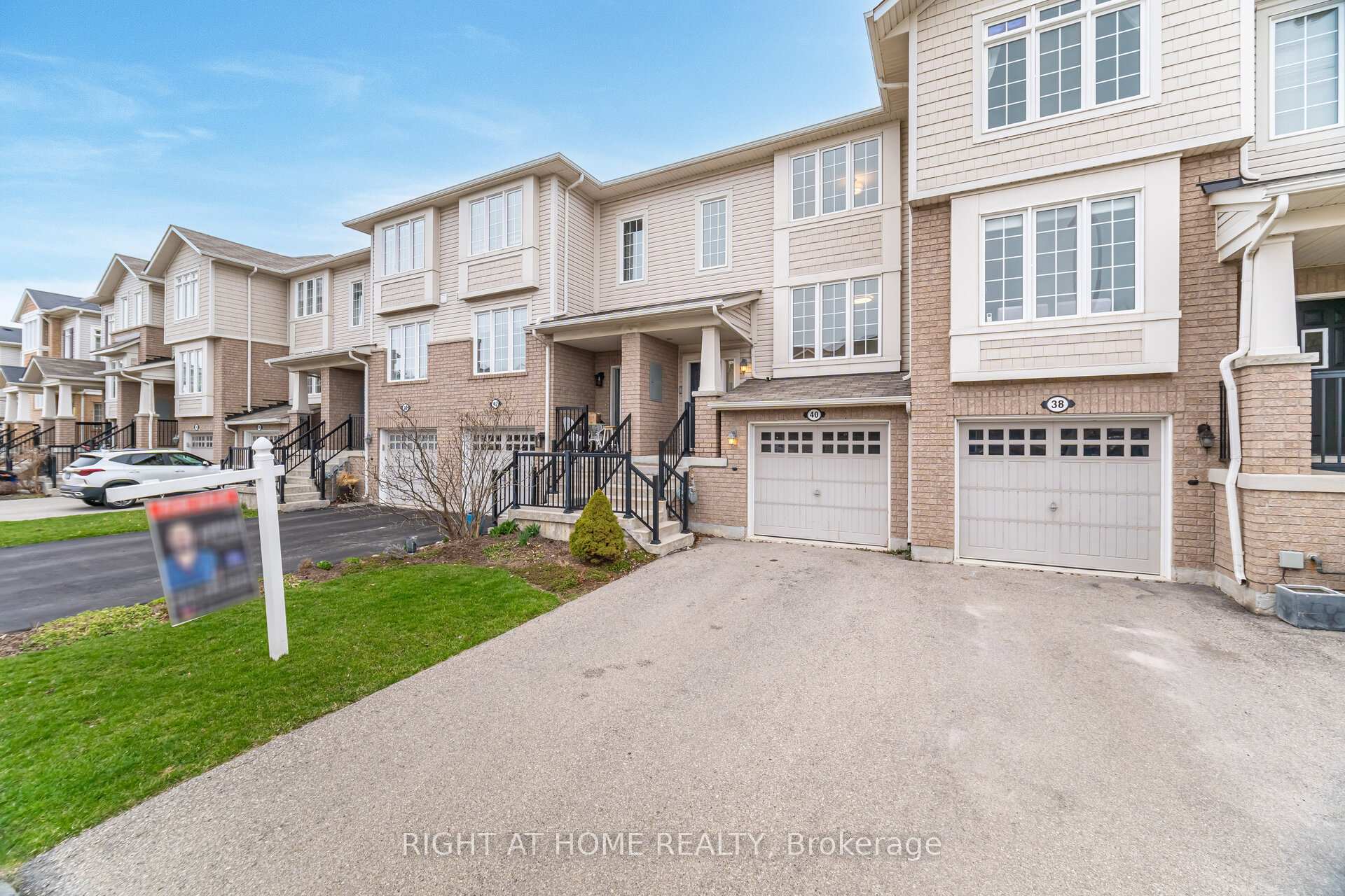 Photo 48 of 40 Ohara Lane, Hamilton, Meadowlands — HOMEH
