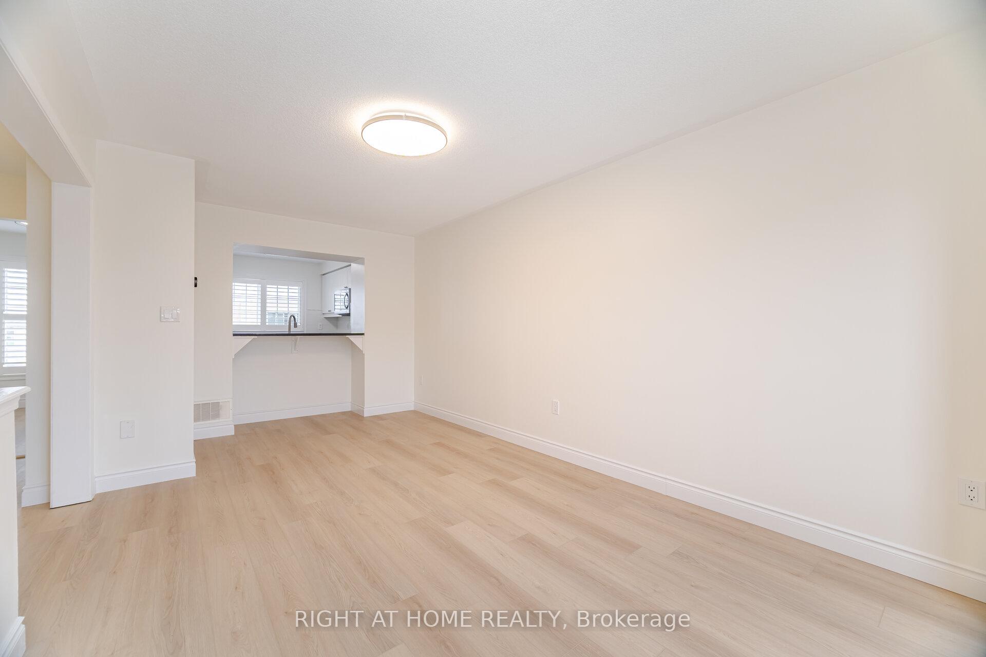 Photo 11 of 40 Ohara Lane, Hamilton, Meadowlands — HOMEH