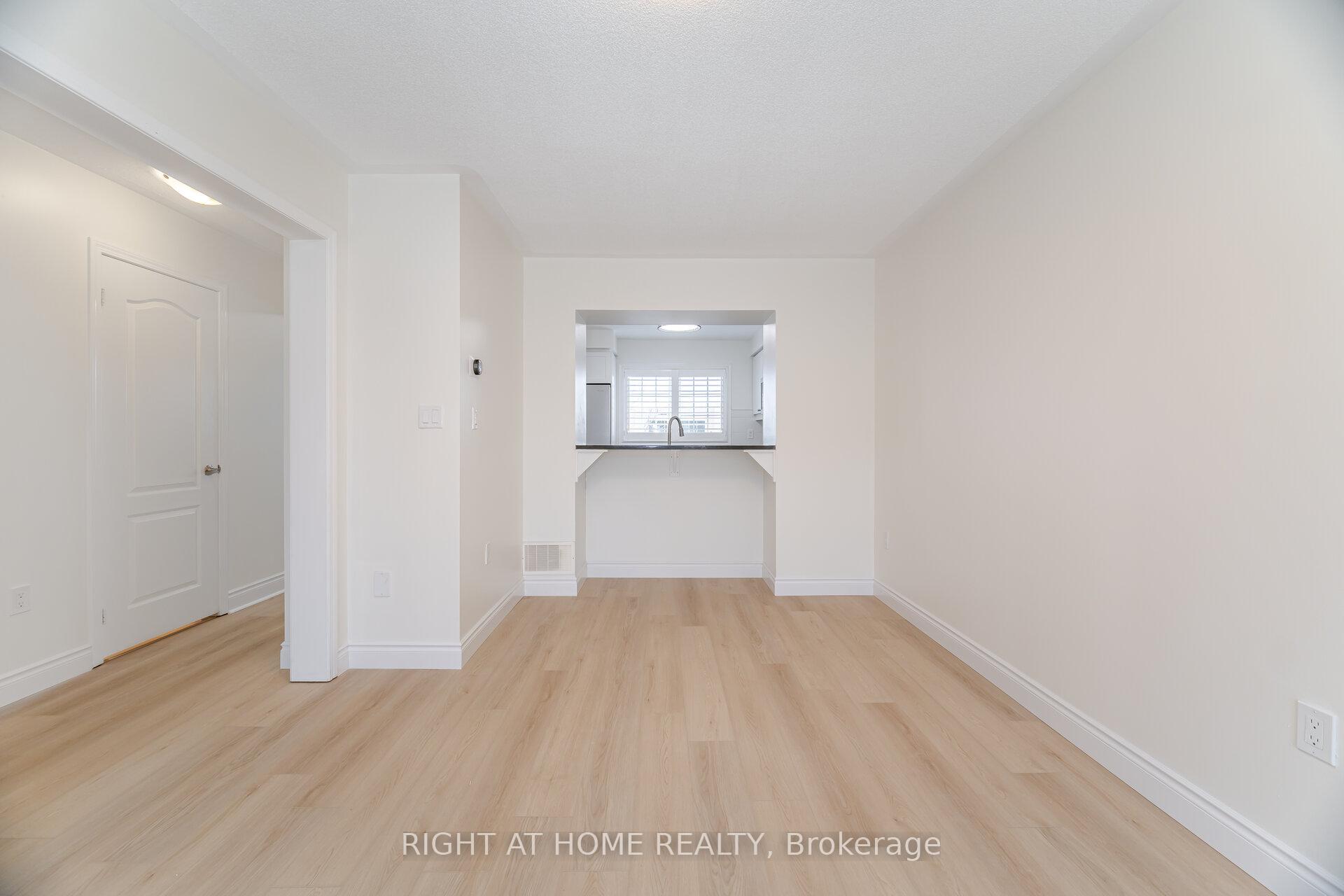 Photo 3 of 40 Ohara Lane, Hamilton, Meadowlands — HOMEH