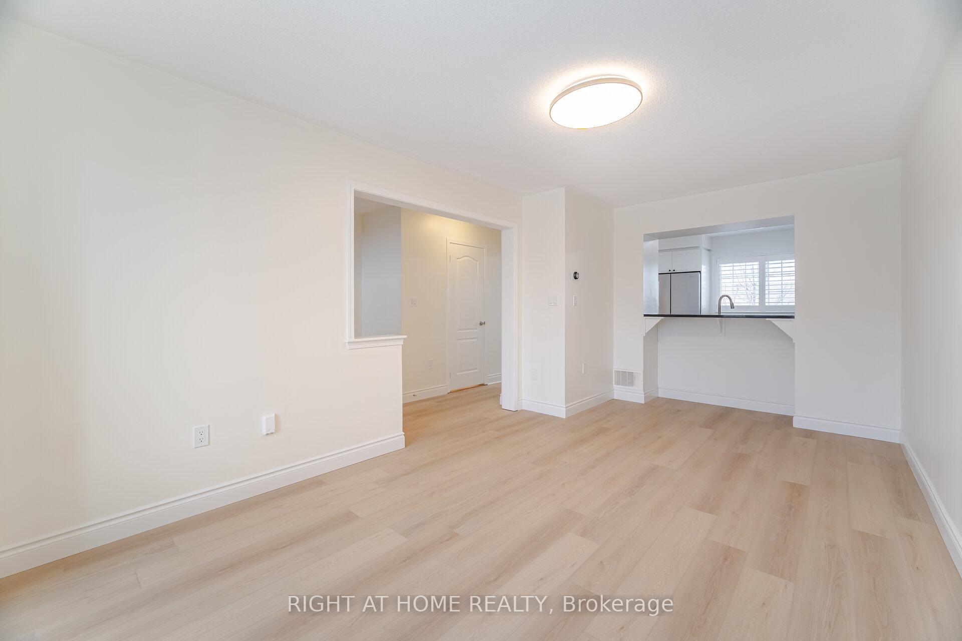 Photo 4 of 40 Ohara Lane, Hamilton, Meadowlands — HOMEH