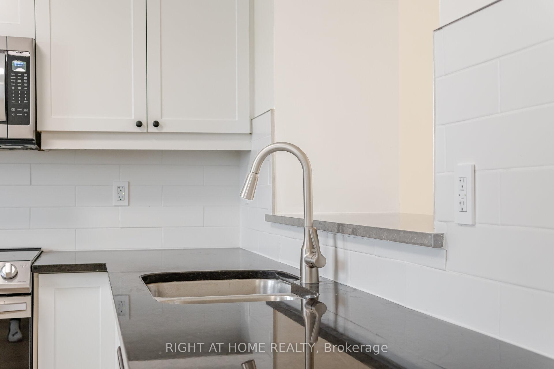 Photo 19 of 40 Ohara Lane, Hamilton, Meadowlands — HOMEH