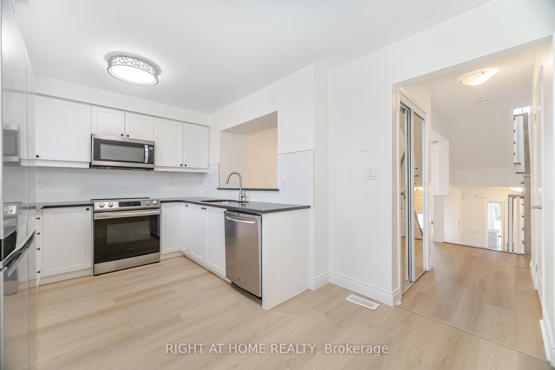 Photo 26 of 40 Ohara Lane, Hamilton, Meadowlands — HOMEH