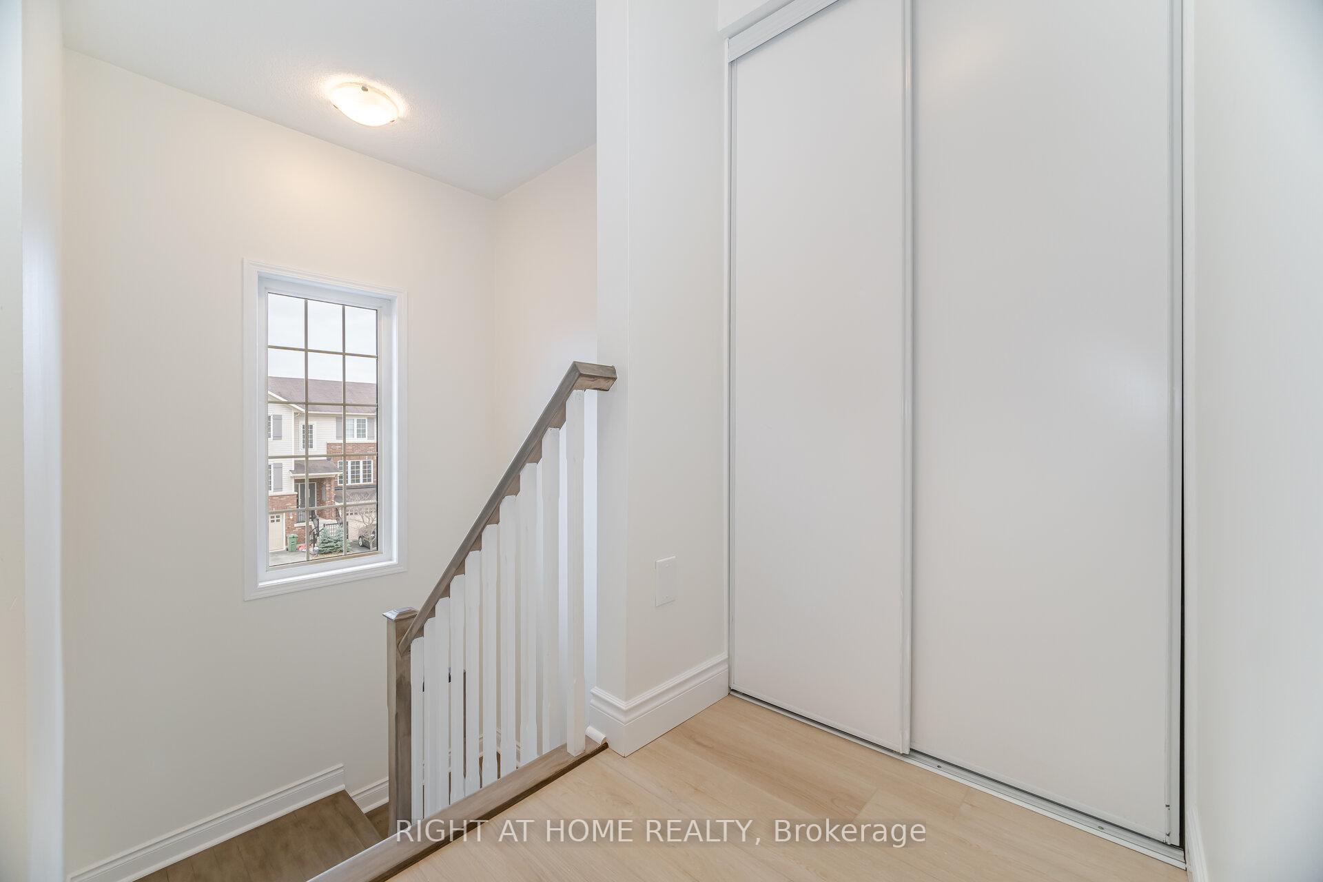 Photo 17 of 40 Ohara Lane, Hamilton, Meadowlands — HOMEH