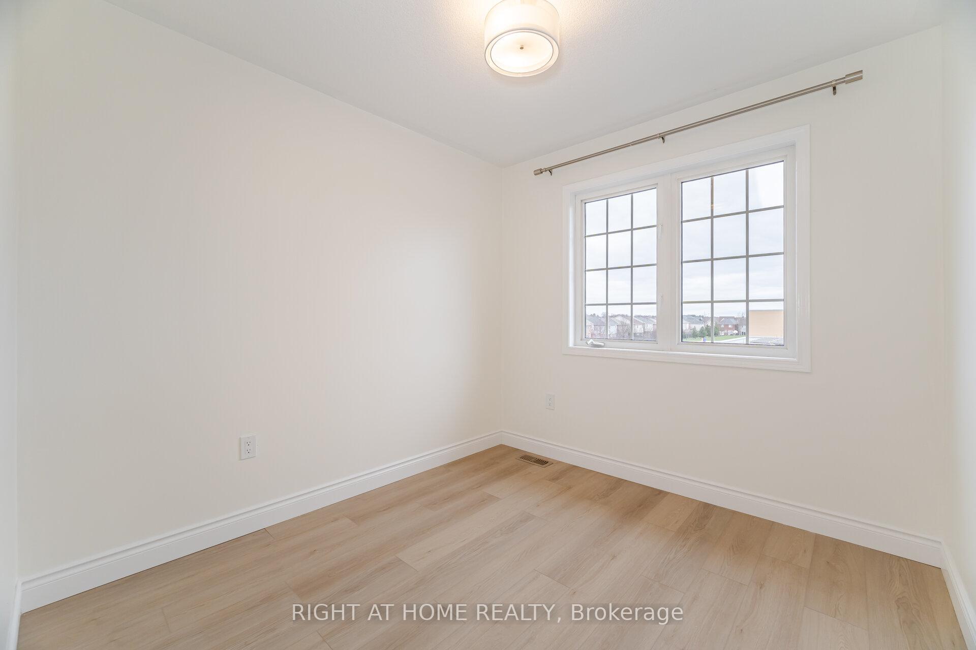 Photo 33 of 40 Ohara Lane, Hamilton, Meadowlands — HOMEH