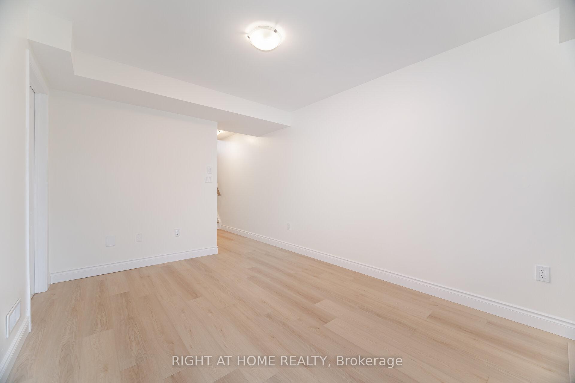 Photo 31 of 40 Ohara Lane, Hamilton, Meadowlands — HOMEH