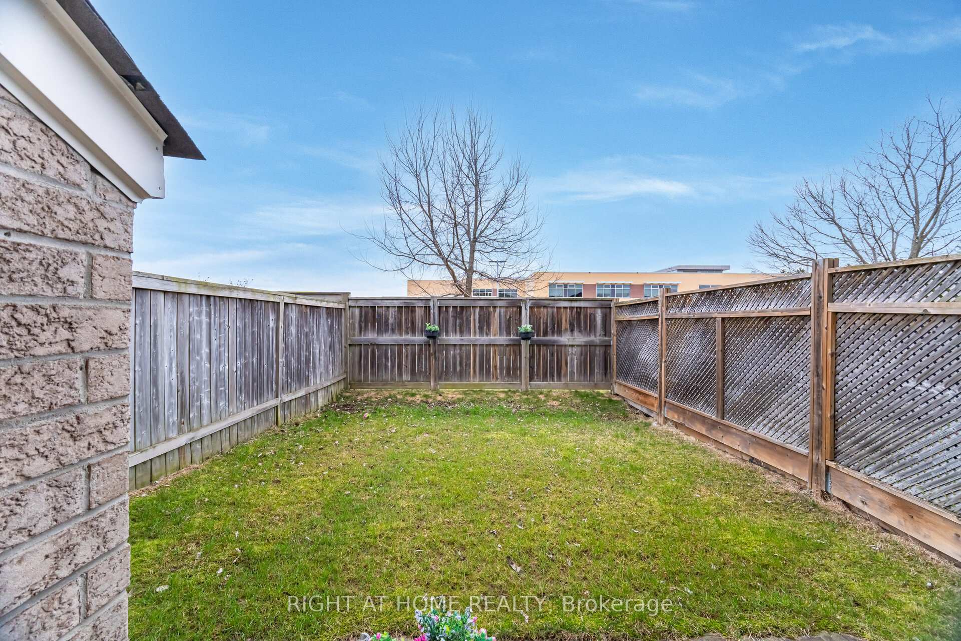 Photo 44 of 40 Ohara Lane, Hamilton, Meadowlands — HOMEH